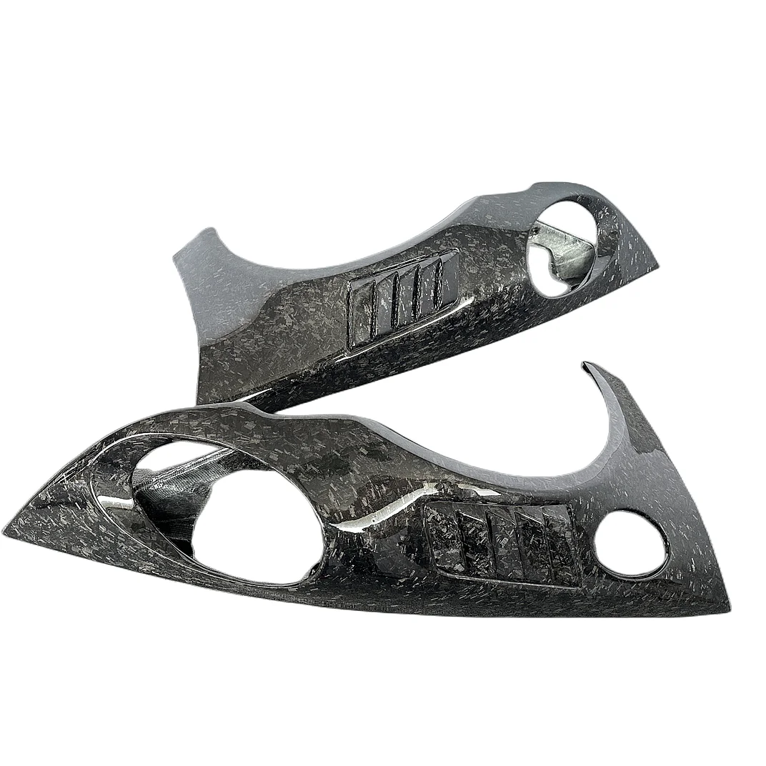 For the 911 (992) GT3RS Fender, the Carbon Fiber Forged Pattern Vent Adopts a Fender Style
