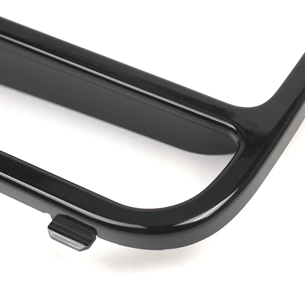 

Для Jeep Cherokee 1997-2001: Черная накладка на фару (5EM72SW1, 5EM73SW1) для внутренней отделки