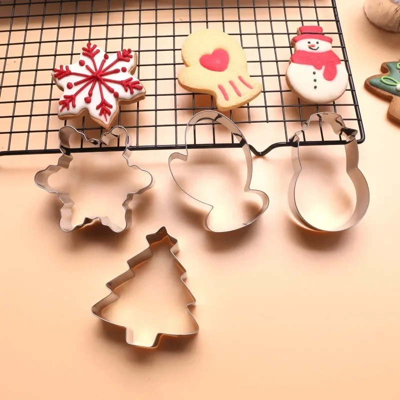 1PC Christmas Cookie Mould Carton Deer Snowflakes Stainless Steel Biscuit Cutter Mold for Navidad Party Supply DIY Baking Tools