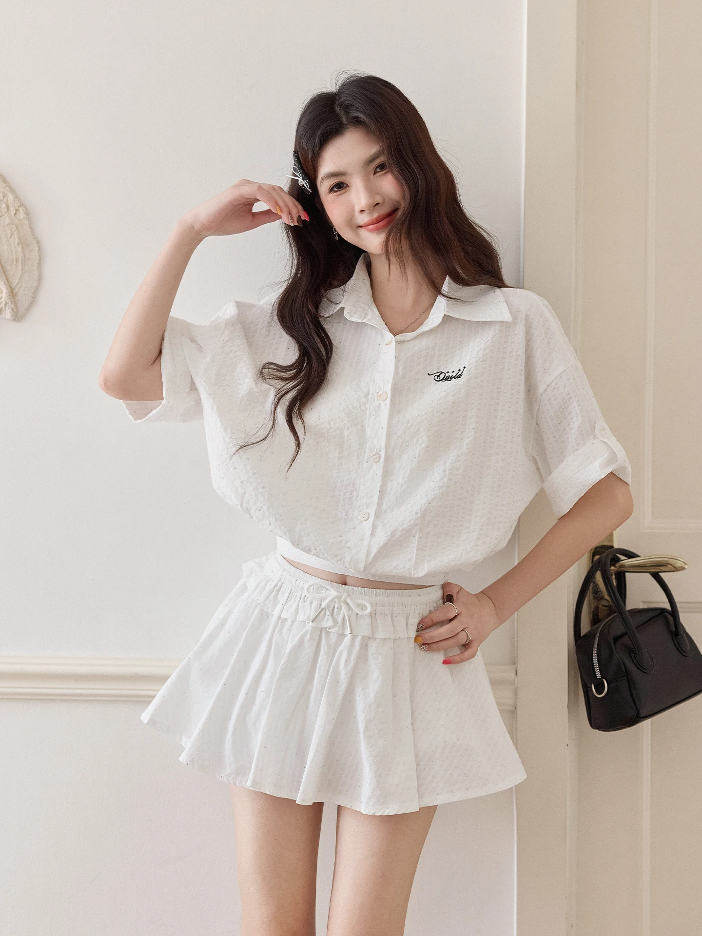 

Оригинальная женская летняя футболка с коротким рукавом, в полоску, с воротником, с эффектом термопечати и стразами, укороченная