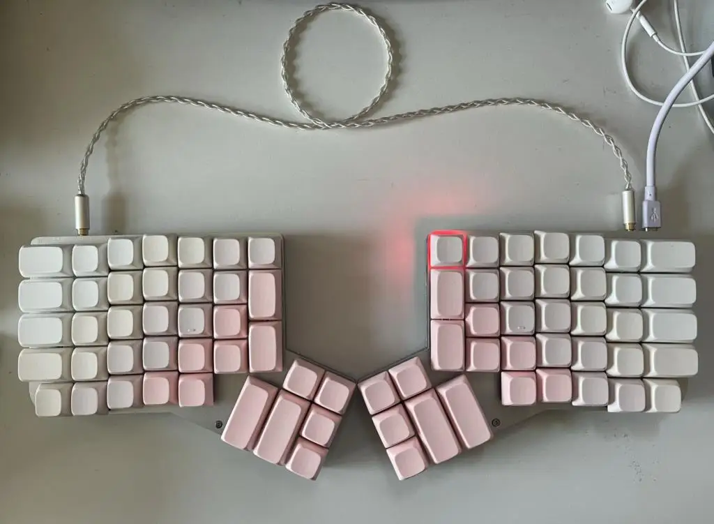 XDA Idom keycaps számára Vadcseresznyefa mx Lovaglópálca Gépi Kulcskarika 1U 1X Egyéni gamer PBT keycap Ibolyaszínű Sztrájktörő Fehérítőszer Rózsi kulcs sapkák