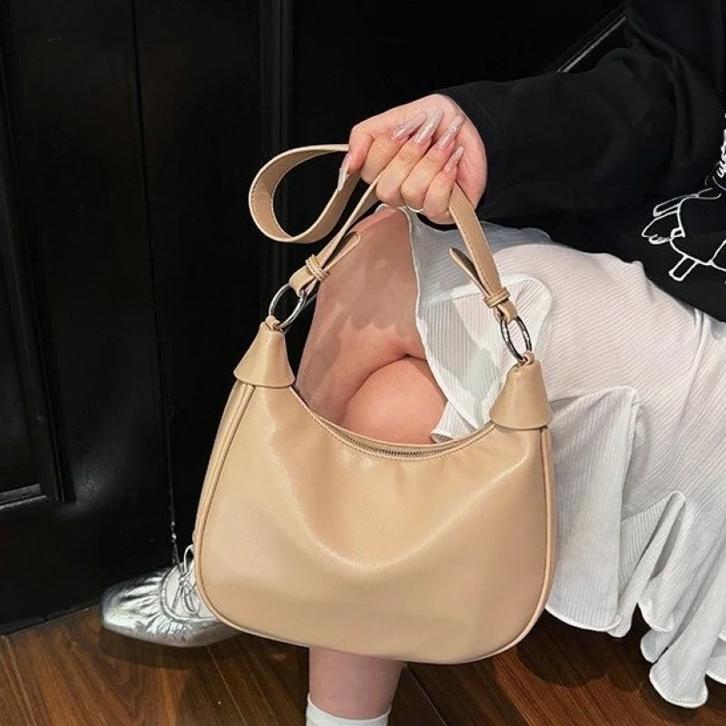 Bolso de hombro para mujer hecho de cuero con estampado Adder, moda de Gales, aspecto espacioso, suave y refinado para uso diario