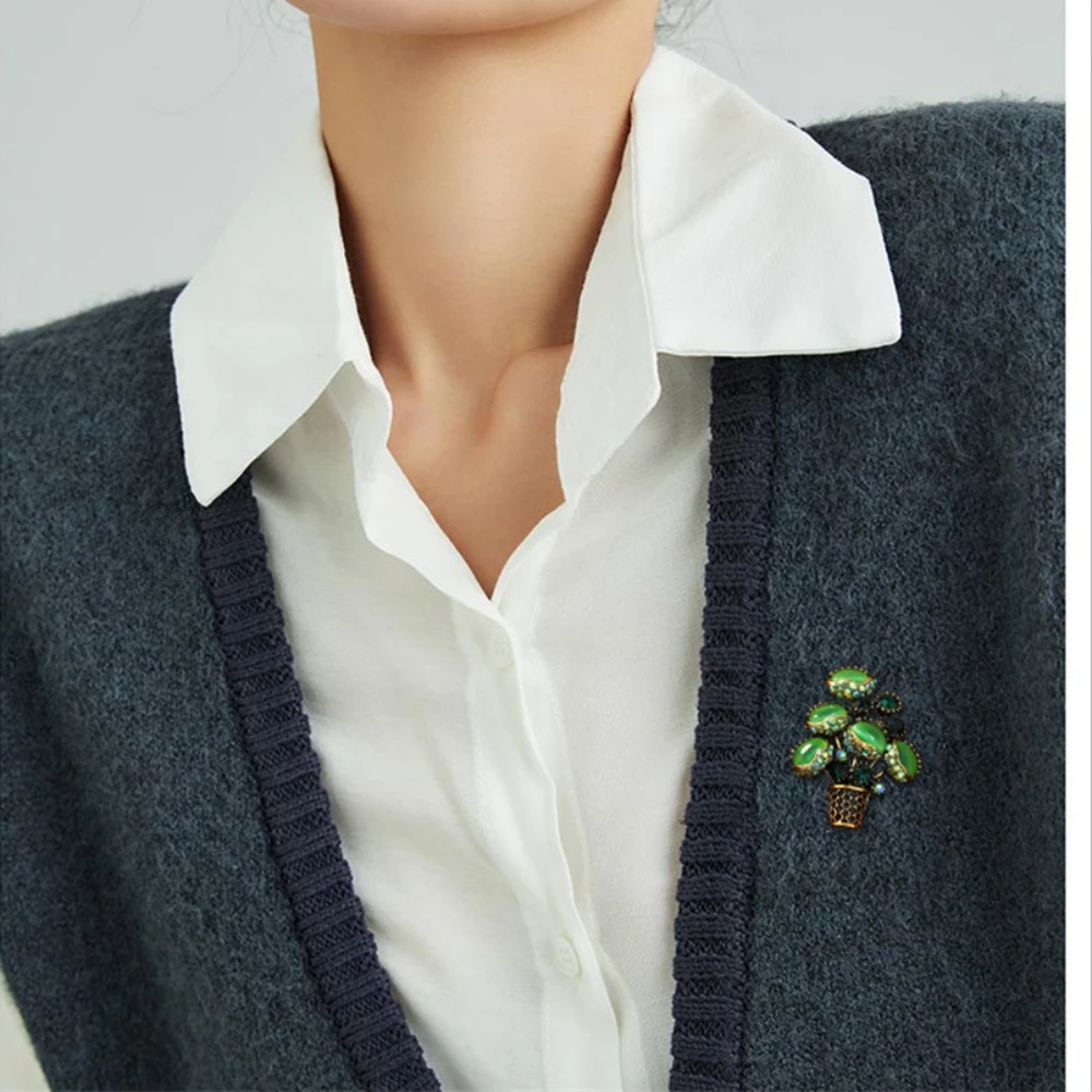 Fashion Flower Brooch Pin Unique Flytrap Casual Office Brooches For Women Pins Scarf Clip Jewelry Gifts Broach Banquet