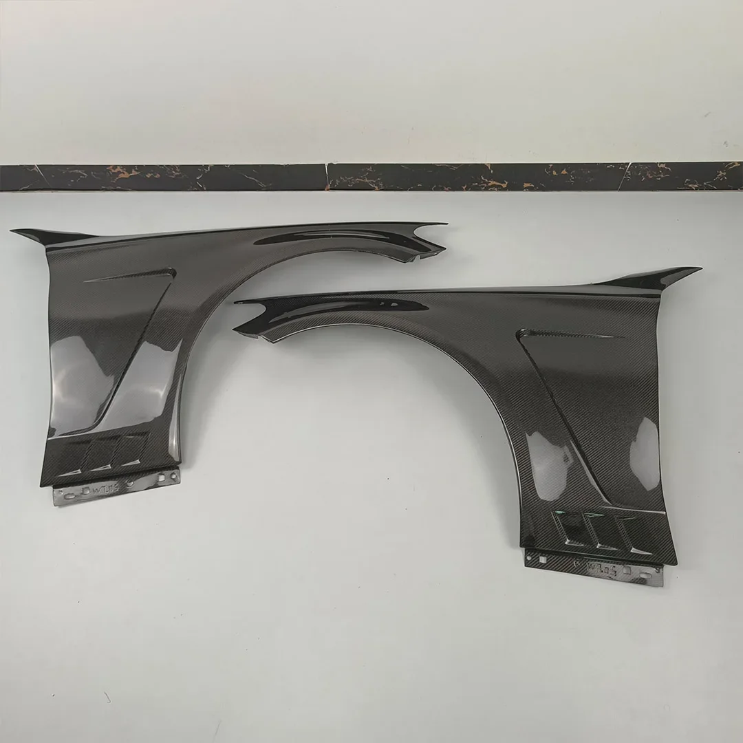 Guardabarros de fibra de carbono W205 C43 C300 C250 con ventilación para W205 2015-2021