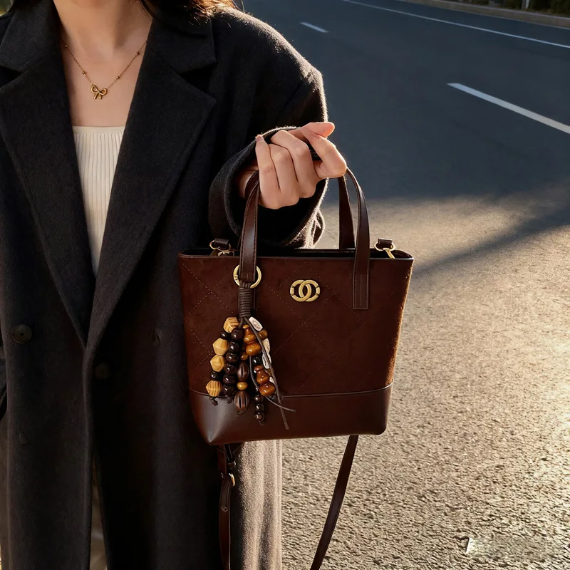 

2025 A/W Trendy Work Tote for Professionals, Spacious Laptop Bag Multi-functional Shoulder Crossbody, Lightweight Commuter Bag