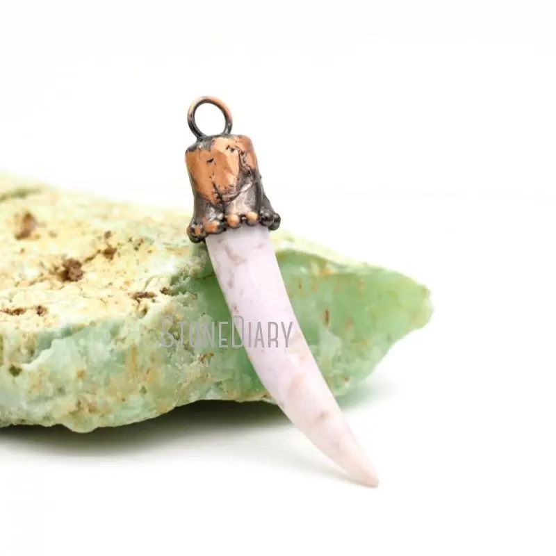 

PM42616 Raw Stone Howlite Horn Pendant White Turquoise Tusk Antique Copper Plated Bohemian Boho Jewelry