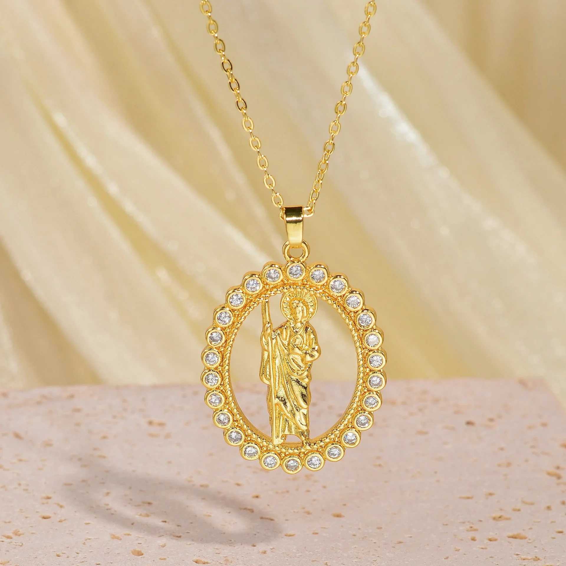 18k Real Gold Plated Brass Virgin Mary Necklace Sparkly Cubic Zirconia Inlaid Holy Religious Pendant Tarnish Free For Women Pray
