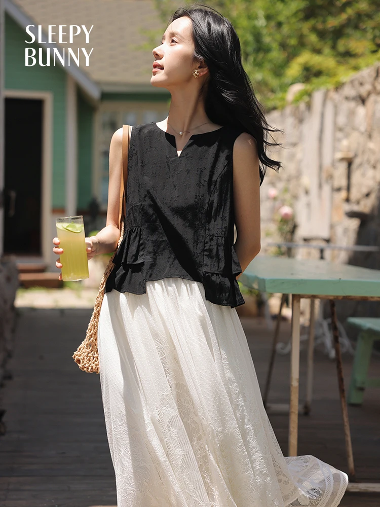 

Sleeveless Black Ruffle Blouse Women Summer Lightweight V Neck Tank Top Korean Style Cute Slim Fit Short Top Casual Daily Wear