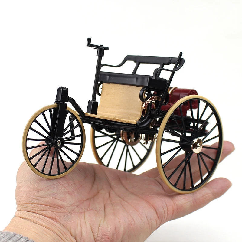 1Pc 1:12 1886 Vintage Classic Car No.1 Alloy Car Model Simulation Tricycle Pull Back Toy For Children Gift Collection