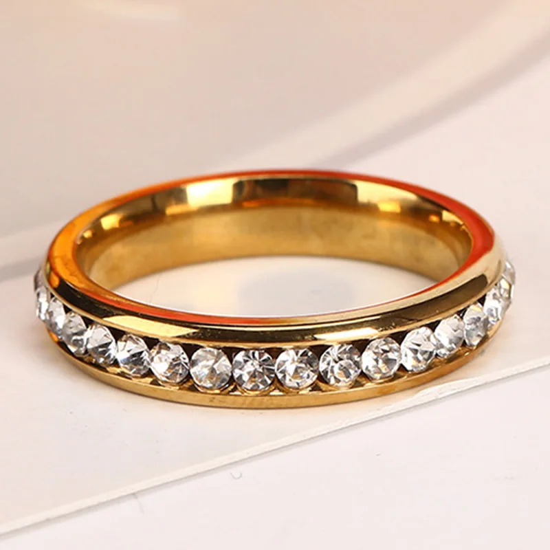 

Vintage Stainless Steel Ring for Women with Inlaid Rhinestones Bridal Engagement Wedding Band Cute Fashion JewelryChristmas Gift