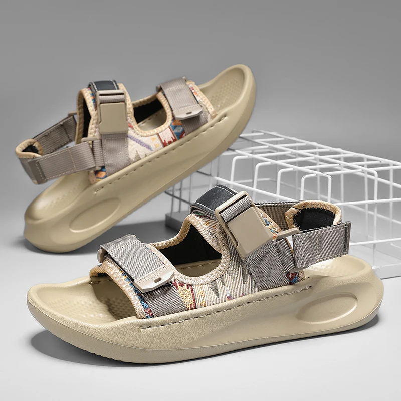 Herren Outdoor Casual Sandalen Sommer neue weiche Sohle rutschfeste Komfortsandalen Mode Jugend Joker leichte atmungsaktive Sportpantoffeln
