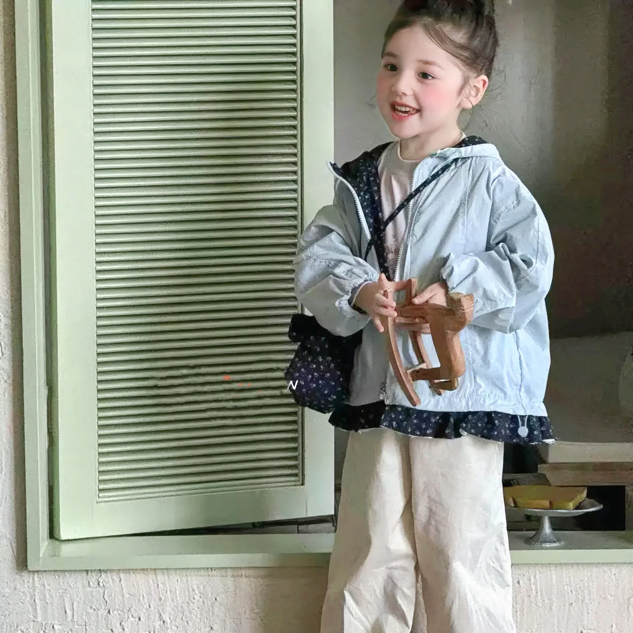 

Girls Set Autumn 2025 New Double Sided Wearing Stormtrooper Coat Cotton and Rice White Pants Set Fashion