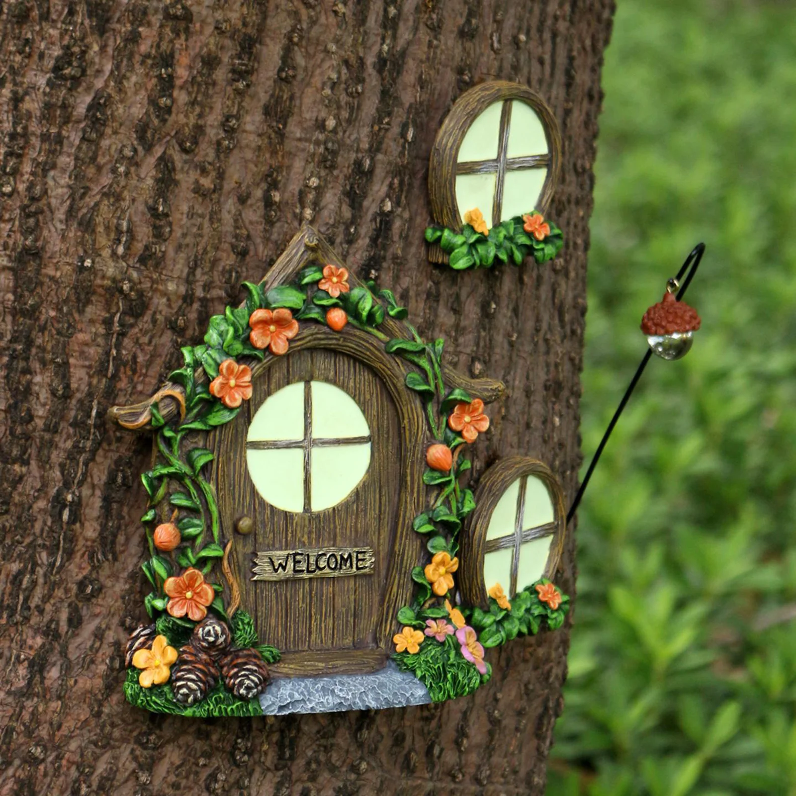 

Glow-In-The-Dark Resin Pinecone Ornament Durable Outdoor Decoration For Garden Patio