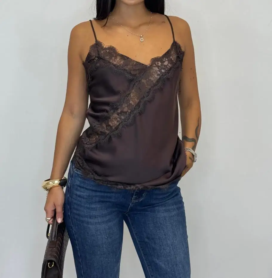 قميص قصير نسائي من الدانتيل بدون أكمام مزين بالدانتيل الأسود فوق قميص أبيض صيفي بدون أكمام للحفلات #3