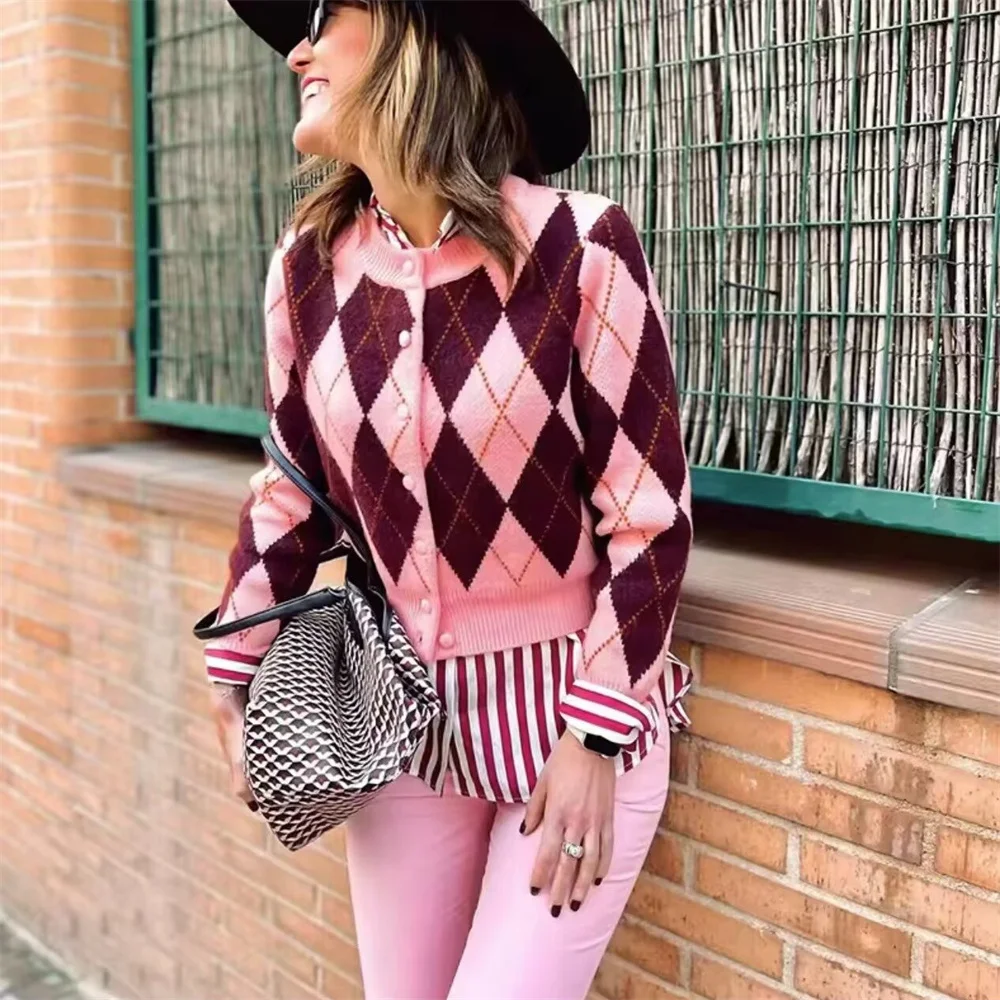 

2025 New Women's Clothing European and American Style Fashion Elegant Design Diamond Pattern Jacquard Knitted Coat