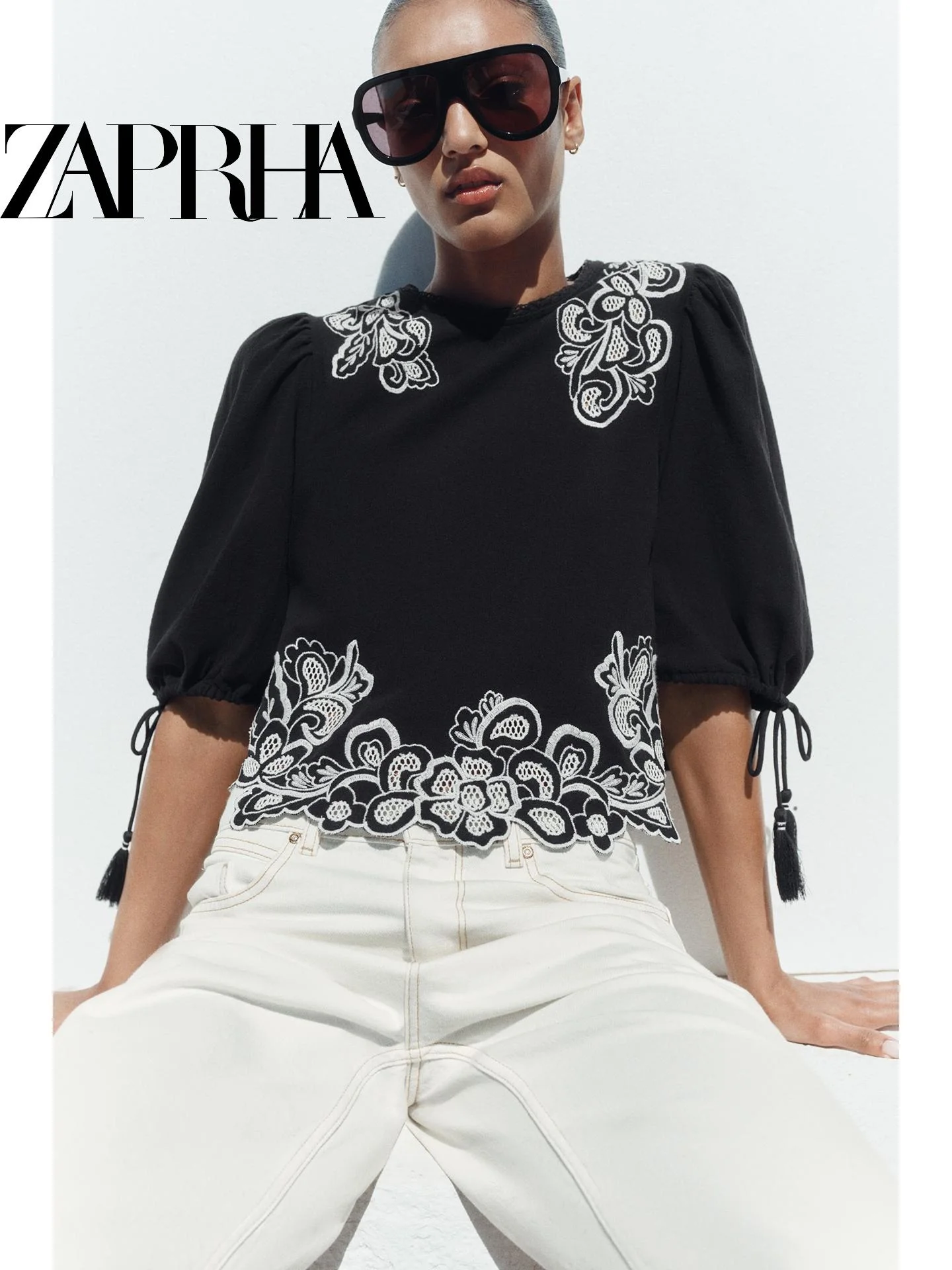 Retro round Neck Bubble Sleeve Embroidered Shirt Women Slimming Summer New Style Commute Loose Fit Short Sleeve Floral Pattern