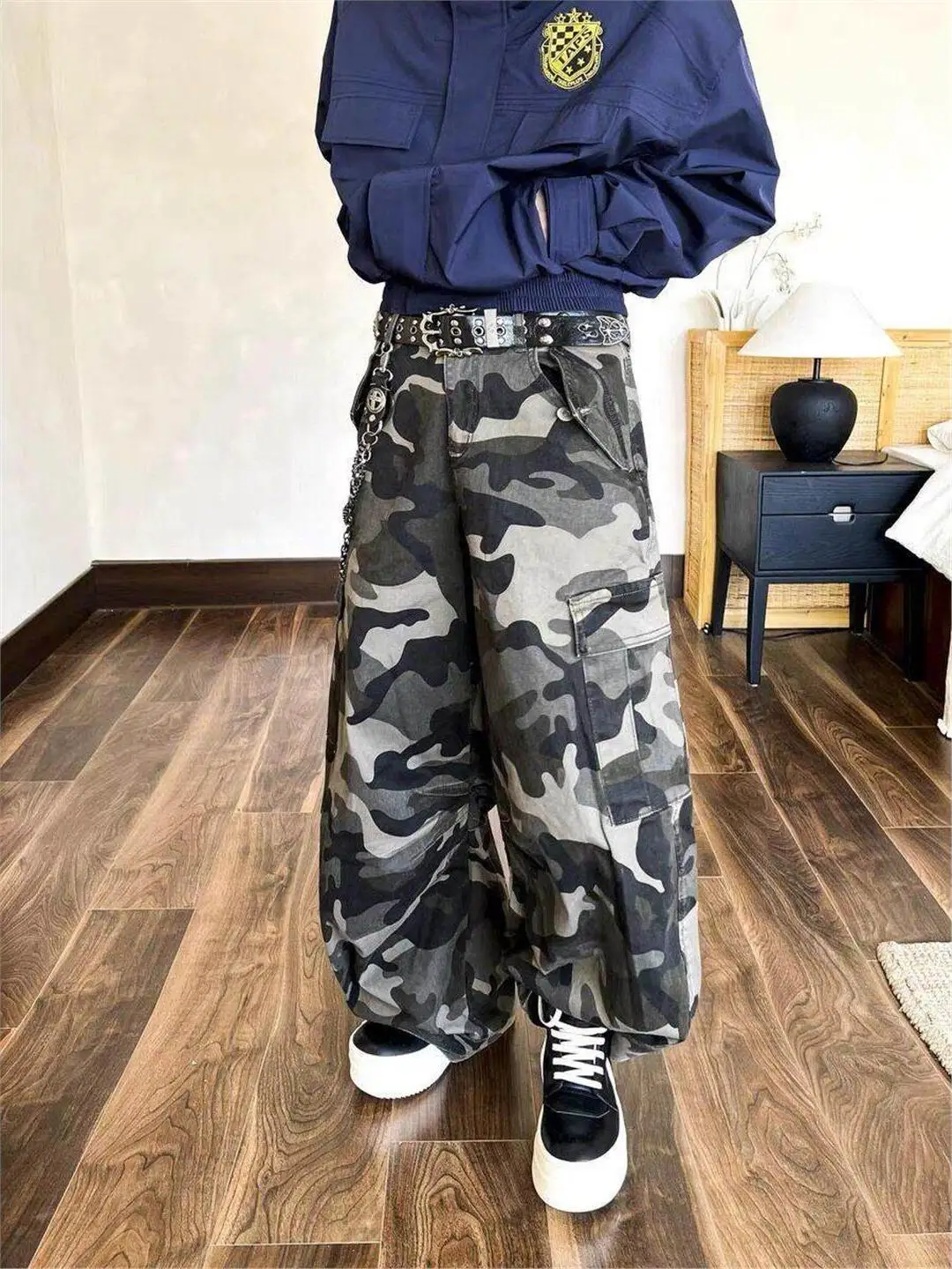

Американские джинсовые брюки в стиле High Street Workwear с камуфляжным принтом, прямые и широкие брюки для мужчин и женщин, универсальные длинные брюки.