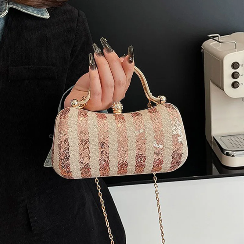 

Fashion Embroidered Sequin Lock Clutch Retro Women's Evening Bag Shoulder Crossbody Bag Chain Box Mobile Phone Bag Polyester Lin
