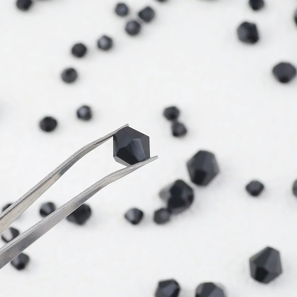 JHNBY 3/4/6/8mm 30-200pcs black Bicone Upscale Austrian Crystals Loose Spacer Beads For Jewelry Making Bracelets DIY Accessories
