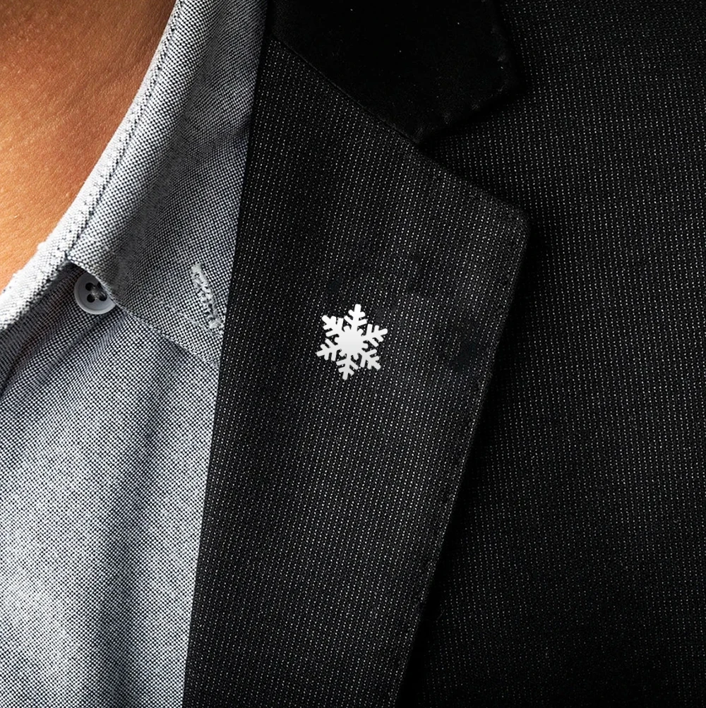 Personalized Stainless Steel Snowflake Pattern Badge Brooch, Men's And Women's Fashionable Hollow Design Brooch, Gift Jewelry