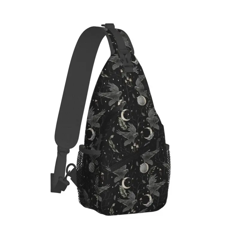 Mochila Crossbody Sling para homens, bolsa de ombro personalizada, bruxa do Dia das Bruxas, crow moon, ciclismo, mochila de acampamento