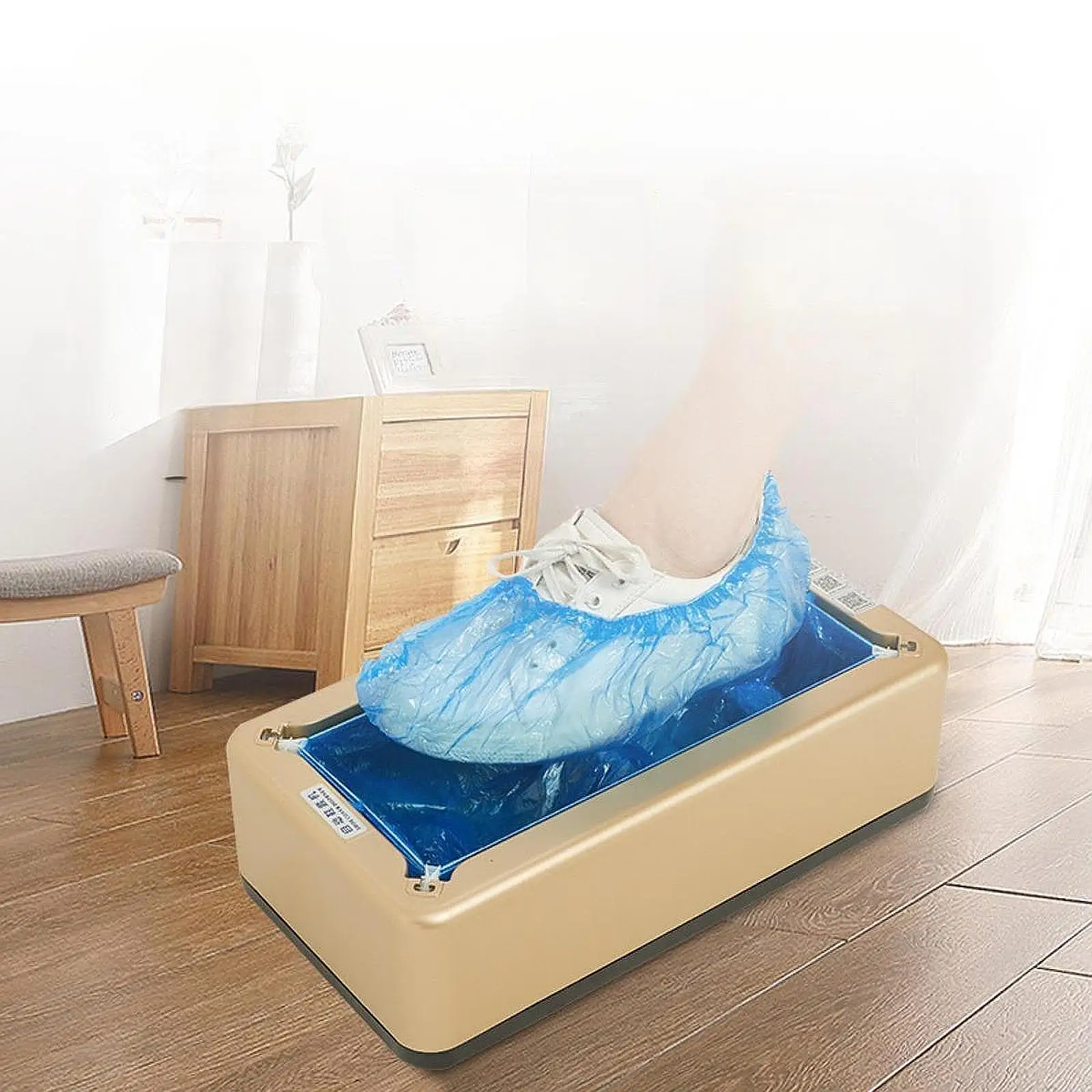 

Автоматический диспенсер для защитных чехлов для обуви: многоразовые и одноразовые накладки для защиты пола и входных зон