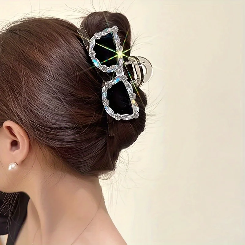 

1PC European And American Personality Stylish Eye Hair Grab-fall Summer Sparkler Eye Back Hair Shark Clip