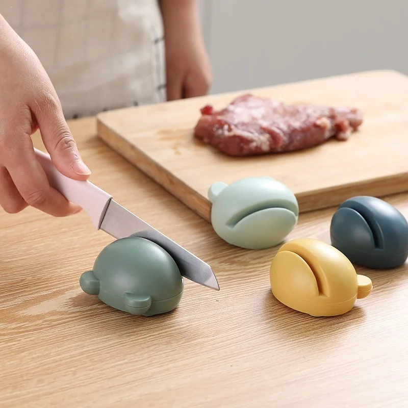 Cartoon‑shaped frog knife sharpener, household multi‑function quick knife sharpener, portable anti‑slip small kitchen tool
