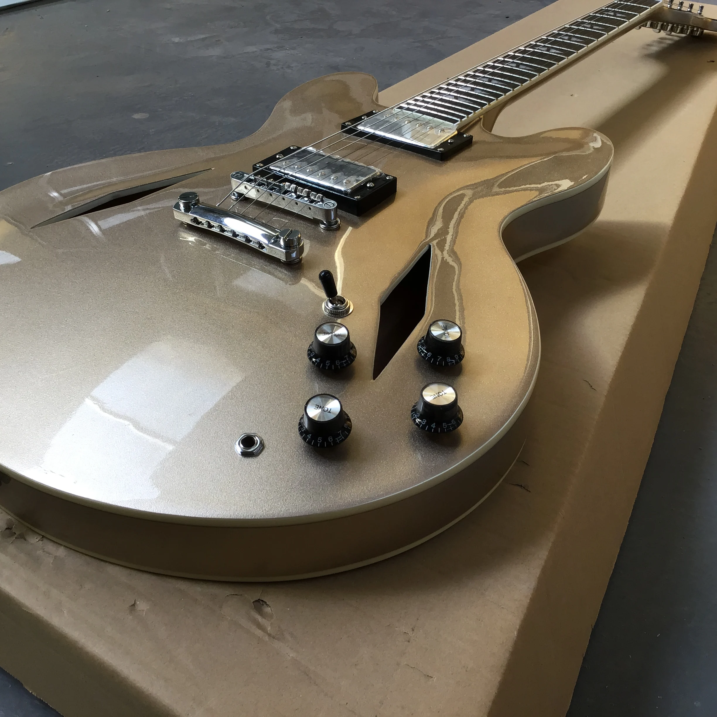 hot Perfect tone, Semi-hollow and Double Diamond Holes Jazz Electric Guitar,Metallic color，free shipping in stock,customizable