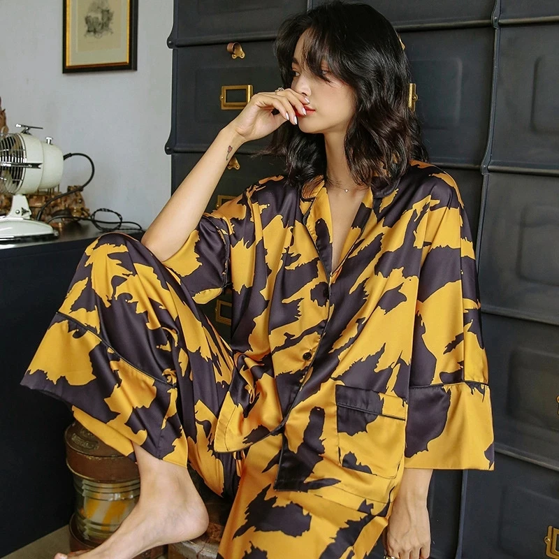 New Silk Satin Pajamas Set Women\'s Spring Autumn Loungewear Abstract Printed Gold Black Sleepwear Can Be Worn Outside Leisure