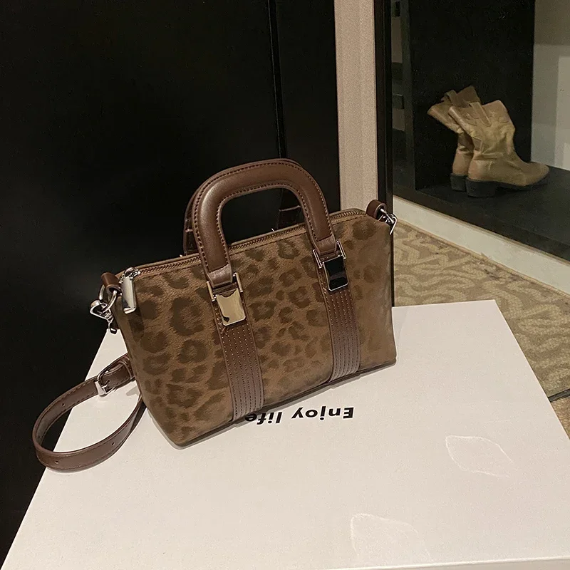 Fashion Leopard Faux Suede Handbags Sense of Luxury Personality Super Cool 2024 Hot Trendy Shoulder and Crossbody Bags for Women