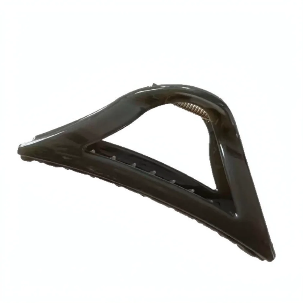 Fashion Large Triangle Hair Claw Matte Shark Clip Geometric Hairpin For Thick Hair Elegant Korean Style Hair Accessories
