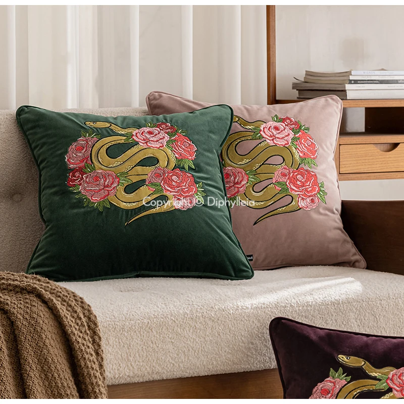 Diphylleia GG Style Inspired Botanical Snake Embroidered Pillow Cover Luxury Velevt HandiCraft Lavish Cushion Case Retro Glamor