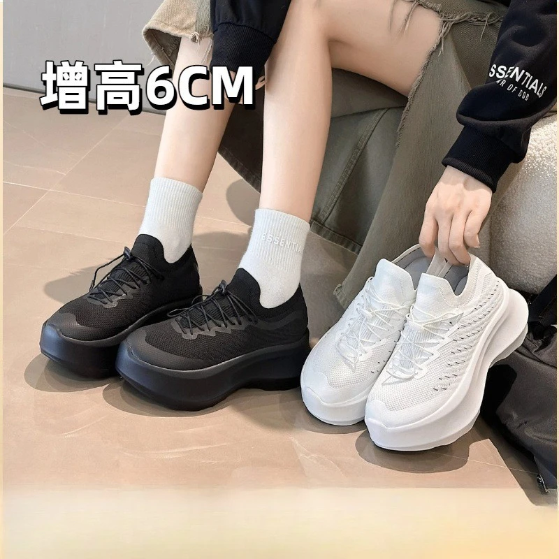 

Дышащие летние женские кроссовки в стиле Dad Shoes: универсальные, модные, спортивные, на платформе, с перфорацией, повседневные