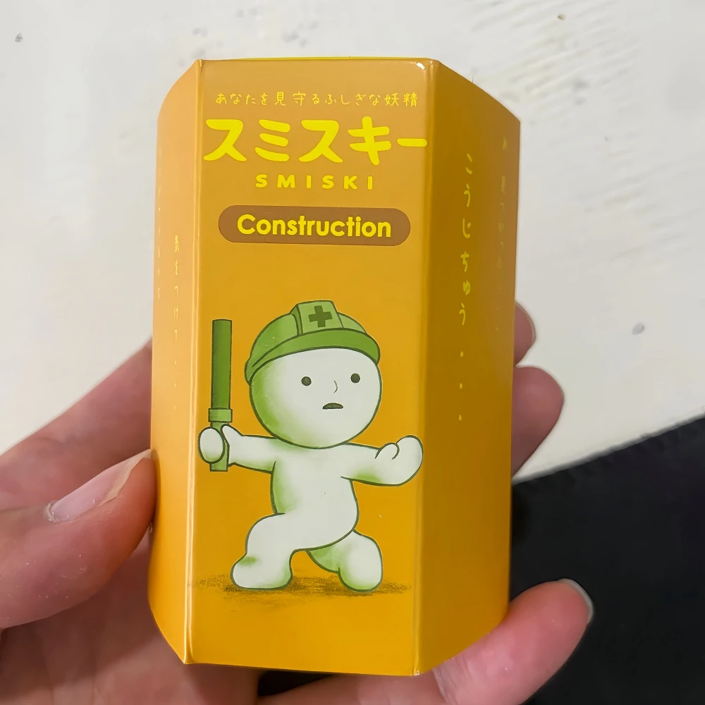 Originele echte SMISKI Construction Series Mystery Blind Box-speelgoed Leuke lichtgevende dashboard-elf autodecoratiepop Verrassingscadeau