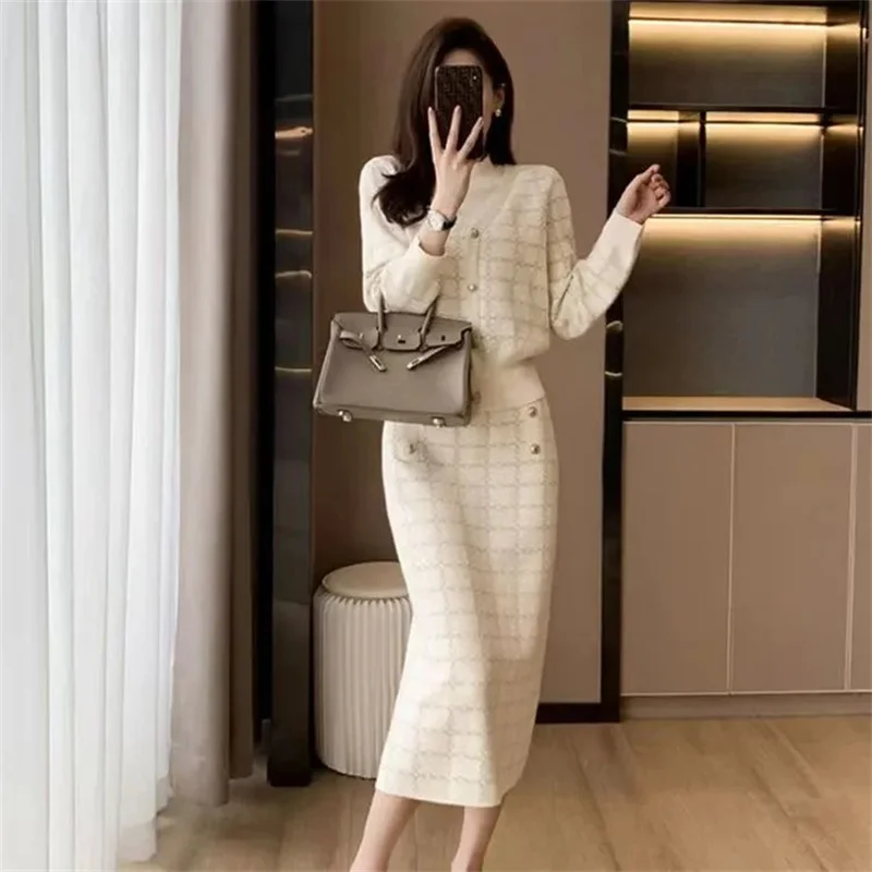 2025 New Fashion Women's Suit Spring Autumn Knitted Sweater Suit Dress V-Neck Knitted Sweater@ Hip Skirts Two Piece Set Female