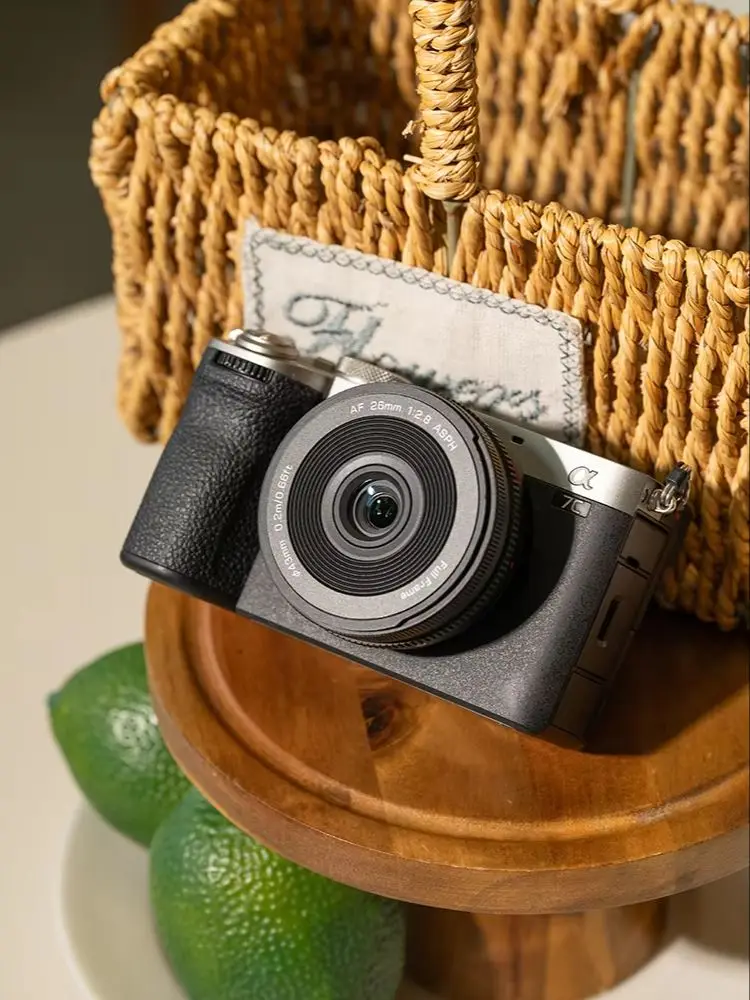 Viltrox AF 26mm F2.8 EVO Vollformat Pancake-Objektiv Ultraleichtes Metall-Objektiv mit Doppelsteuerring und Magnetischer Blende für Sony E Nikon Z