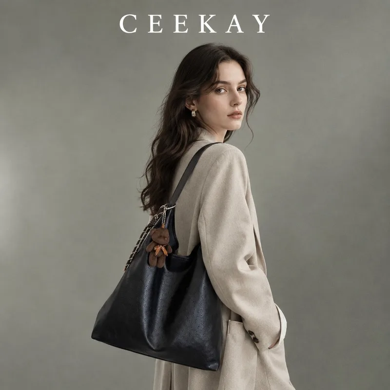 CEEKAY Hobo-Tasche aus Leder mit Bärenanhänger, geflochtenen Details, Tragegriff, vielseitig einsetzbar, ideal für den täglichen Gebrauch, lässig, große Kapazität. – Detail 9