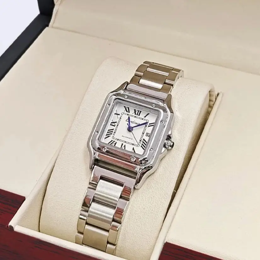 

New Style Light Luxury Small Square Women's Watch, High-End Women's Watch with a Stylish Design, Luxurious, Fashionable, Casual, Simple, Compact, Trendy Watch for Female Students, European and American Style Quartz Wristwatch, Suitable for Daily and Busin