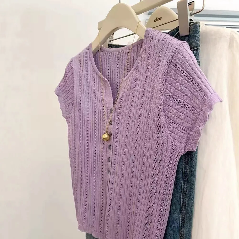 Spring and Summer 2026 New Solid Color V-neck Knitted Sweater Short-sleeved T-shirt Short Temperament Top Light Luxury High-end 2