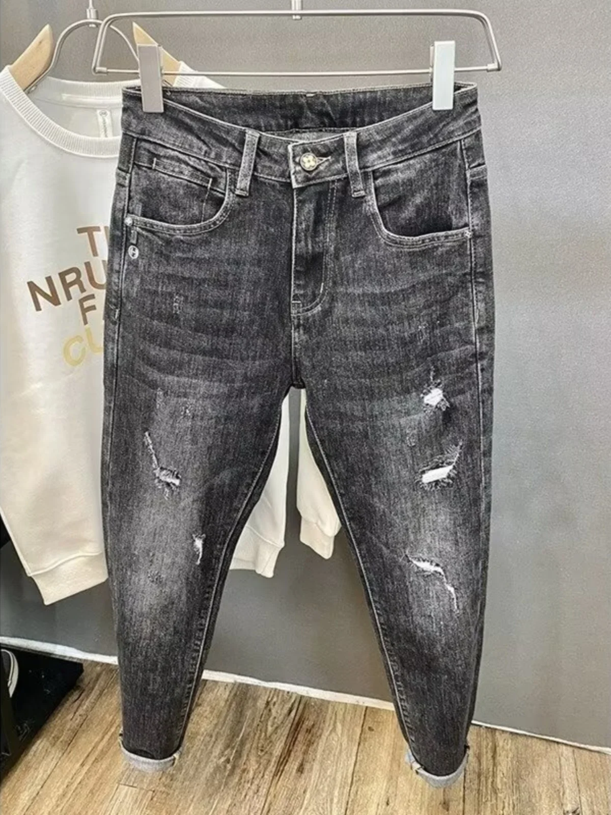 

Fall 2024 Men's Slim Fit Jeans Fashionable Elastic Hole Punching Long Pants Youthful Style Cotton Stretch Denim Casual Wear
