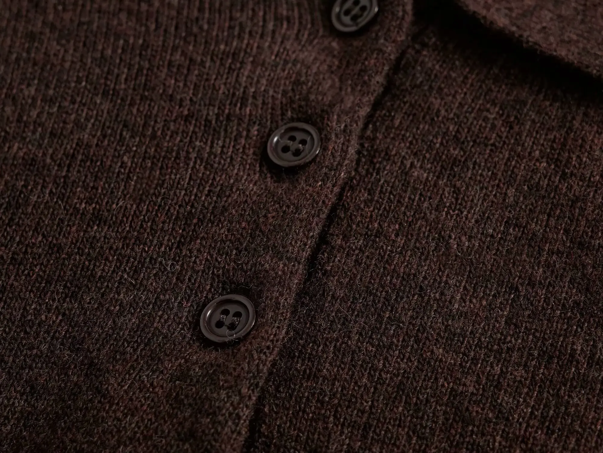 Ethereal MD 2025 massidutti novedad de verano estilo de estilo universitario británico Polo de punto de manga corta con forma de diamante marrón