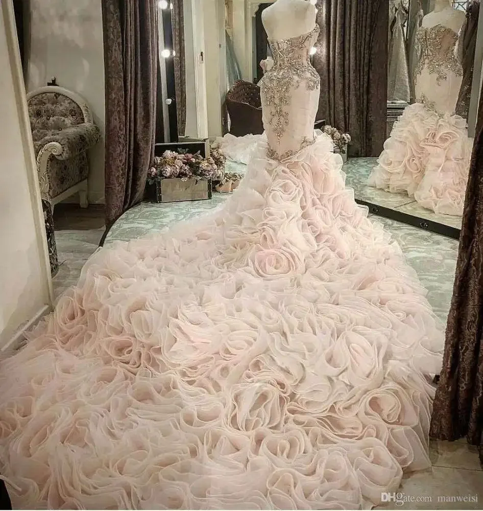 

Customized Modern Sweetheart Pink Wedding Dresses Cathedral Train Heavy Crystals Beads Robe De Mariée 2023 Cascading Ruffles