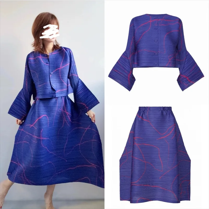 

Miyake Fall Limited Women's Top Blue Horizontal Cardigan Half Skirt Stretchy Long-sleeved T-shirt Casual Simple Plus Size Set