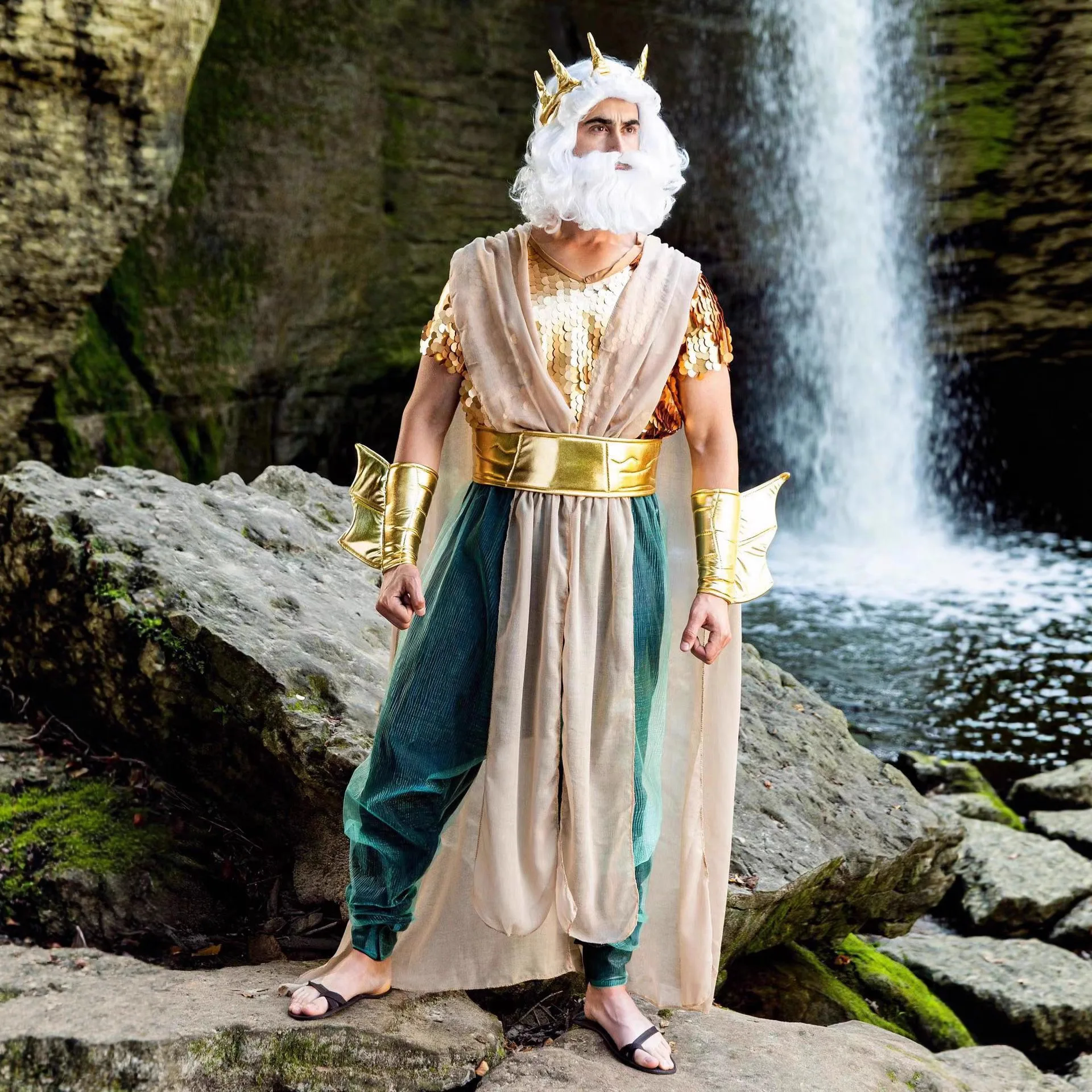 Herren Kostüm als antiker griechischer Meeresgott – Halloween Neptun Poseidon Umhang-Set für Erwachsene, Mythologie Meerkönig Cosplay Outfit mit Krone und Dreizack