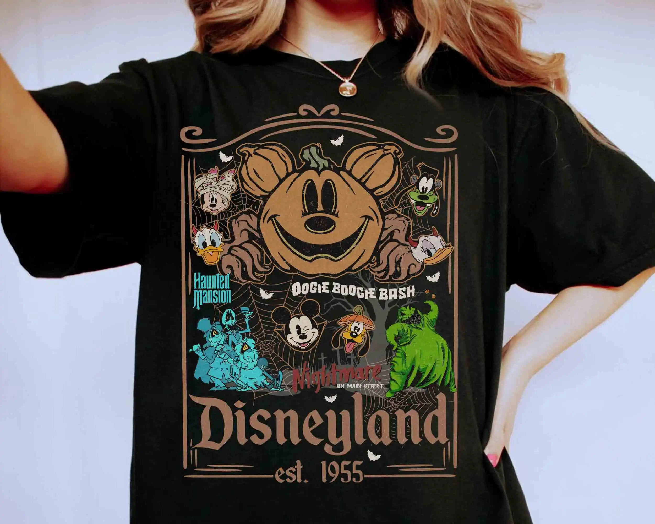 قميص كلاسيكي ميكي ديزني لاند Est 1955 للهالوين قميص Oogie Boogie باش 2025 تي شيرت كابوس في الشارع الرئيسي