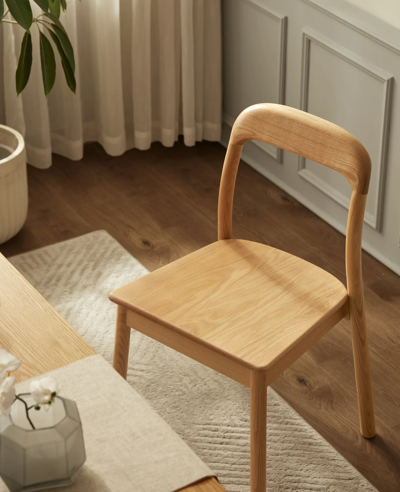 Solid Oak Wood Modern Nordic Dining Chair with Armrest Luxury Design for Home Furniture OEM Services Available
