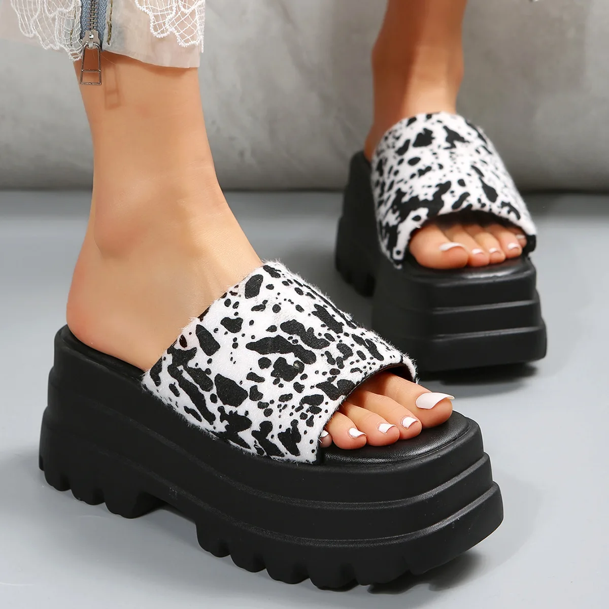 2023 Summer New Peep Toe Slope Heel Casual Slippers Women Slip on Sandals platform Outdoor Heightening Shoes босоножки женские