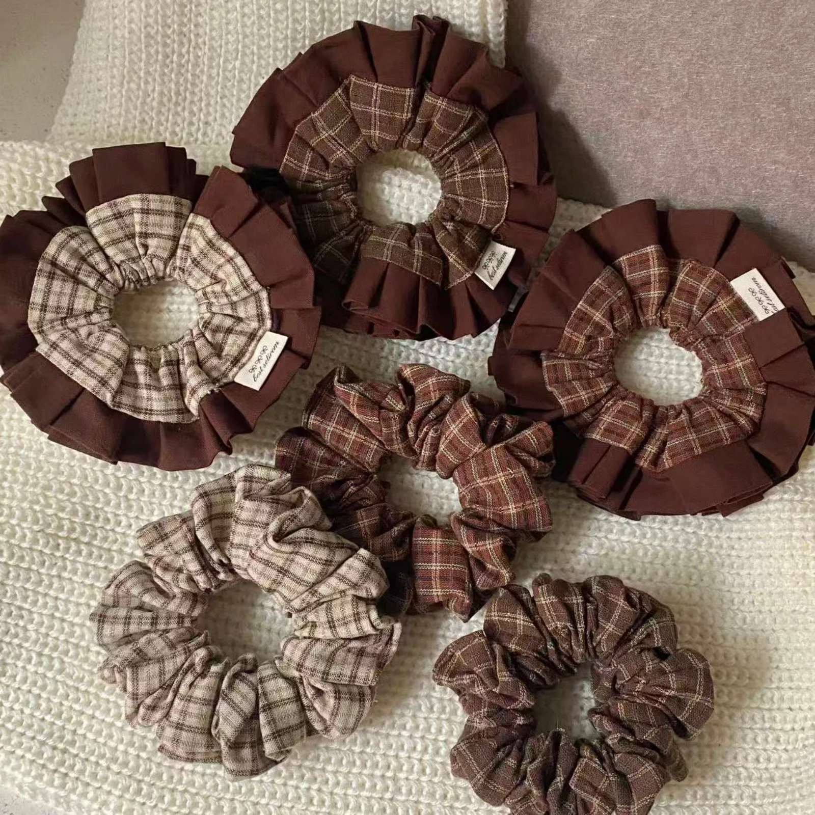 1 STÜCK Vintage Plaid Scrunchies Brauntöne Gitter Haarschmuck, Haargummis im Retro-Stil für den täglichen Gebrauch und die Schule
