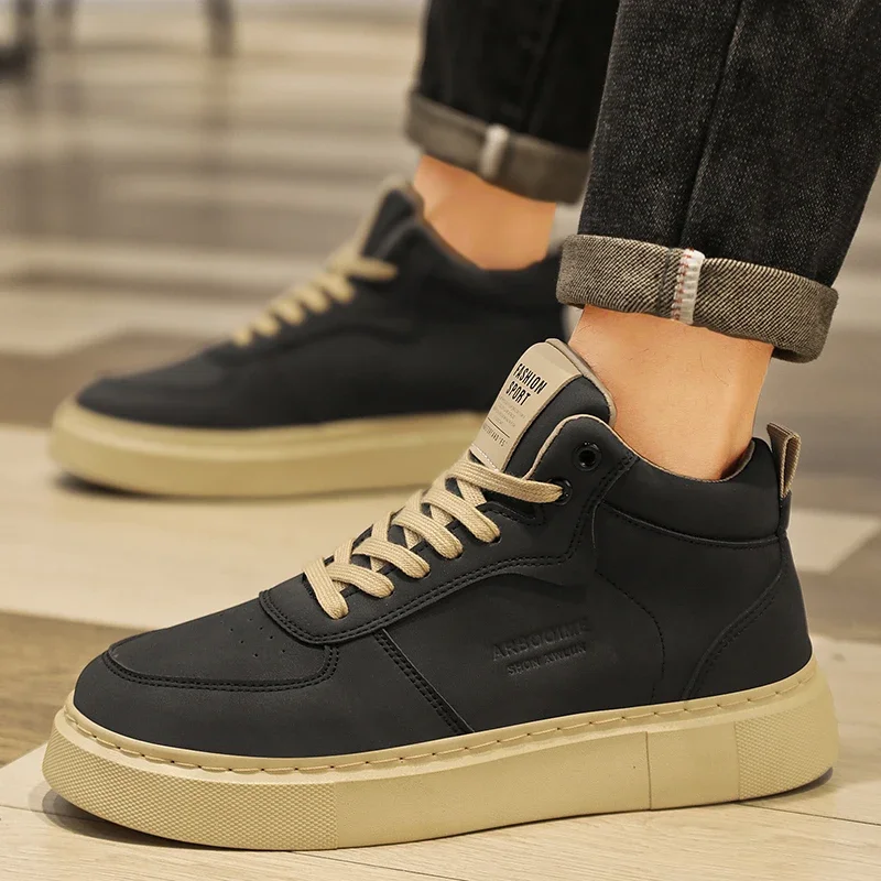 

Casual Skateboarding Shoes for Men Trendy Breathable Sneakers Men Mid Top Ankle Boots Men Sports Board Shoes Zapatos De Hombre